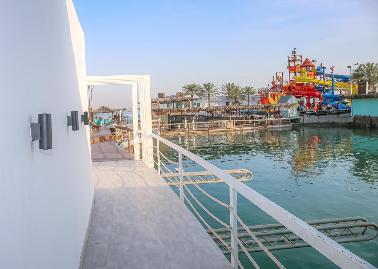 Lagoona Beach Luxury Resort And Spa Manama Exteriör bild View of the water park