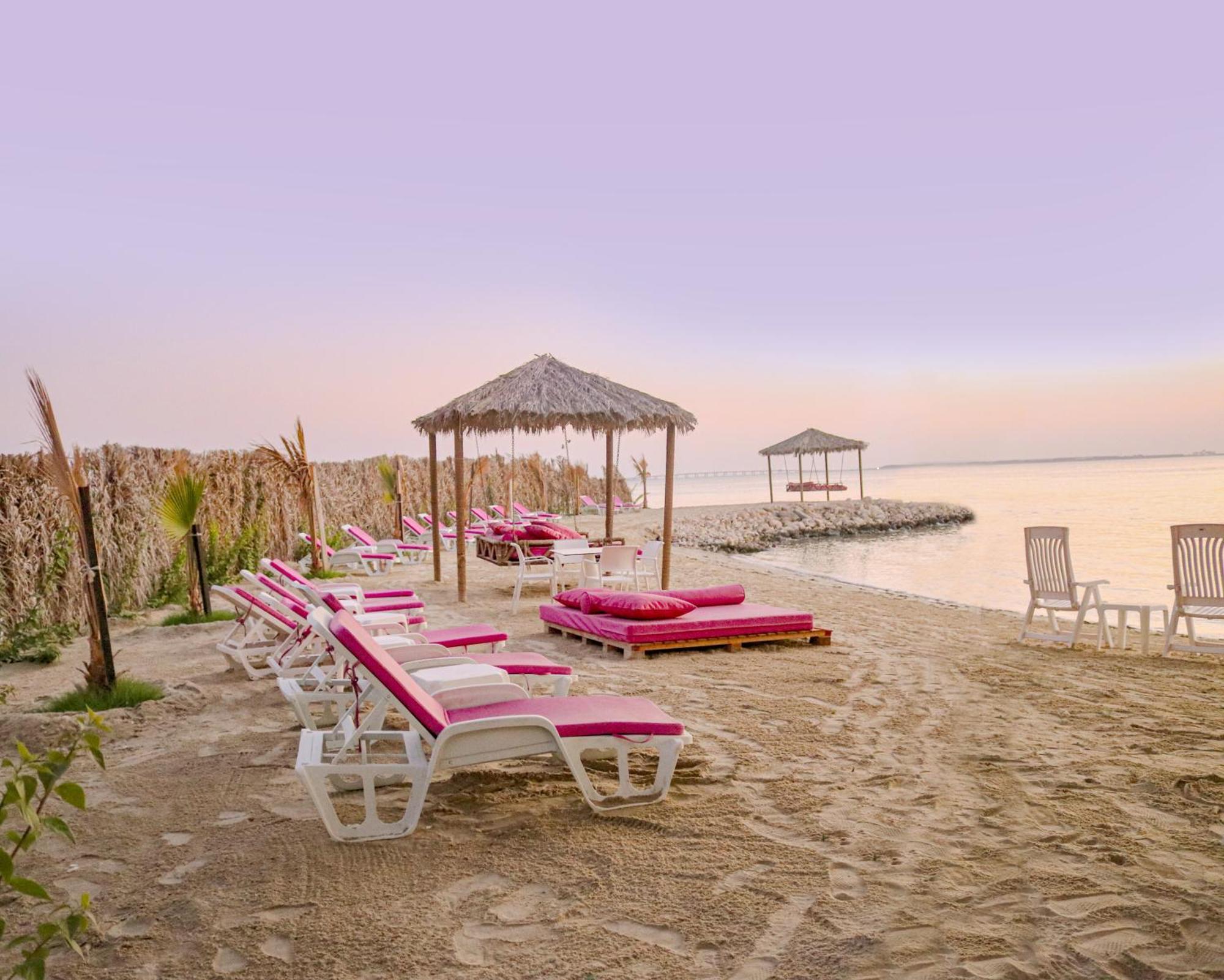Lagoona Beach Luxury Resort And Spa Manama Exteriör bild Beach at the resort