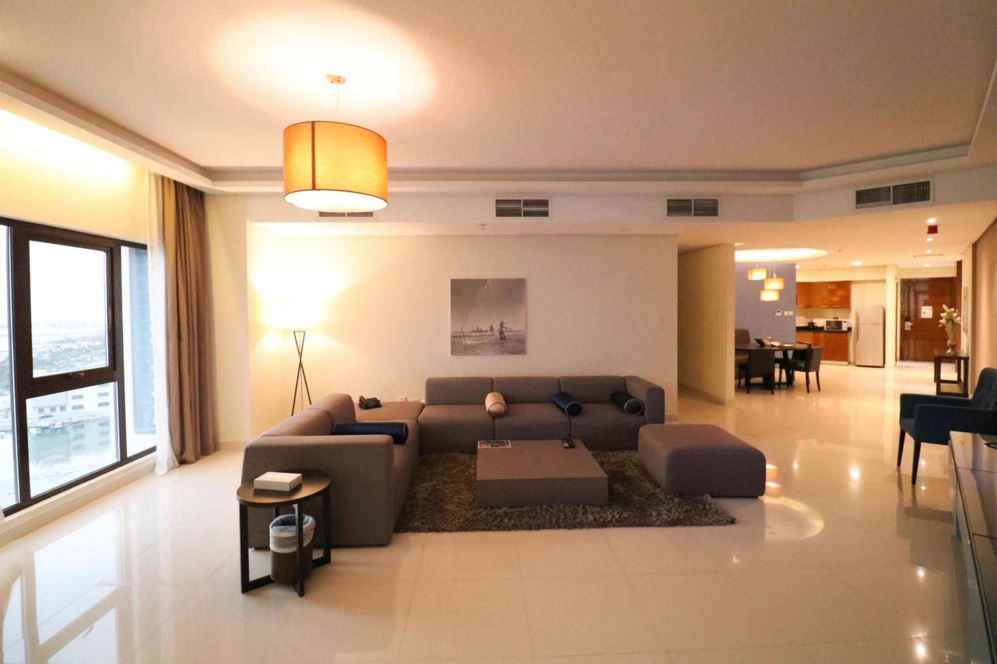 Lagoona Beach Luxury Resort And Spa Manama Exteriör bild A living room in a typical apartment